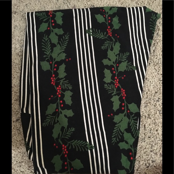 LuLaRoe Pants - TC2 Lularoe Christmas holiday holly